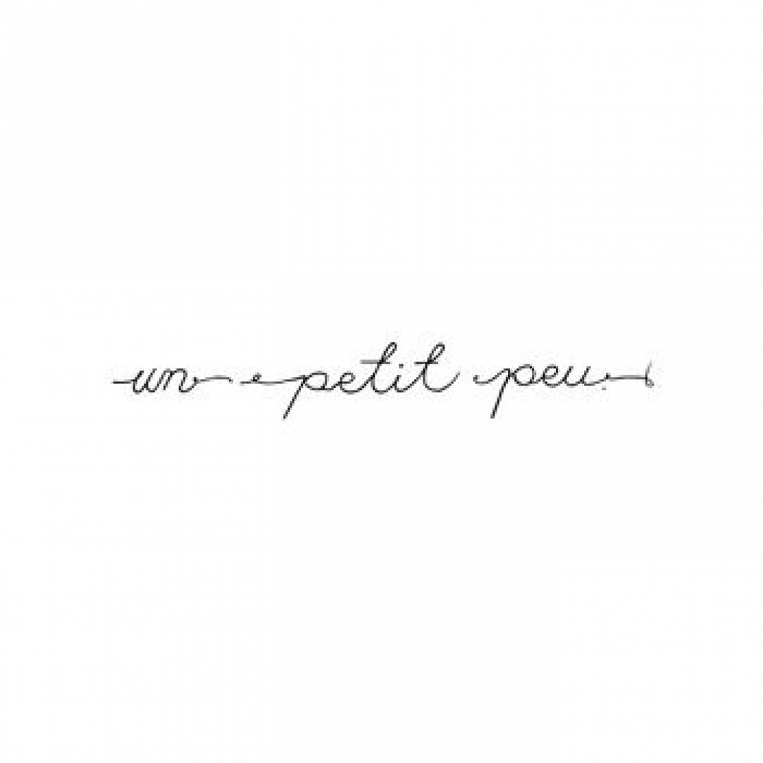 UN PETIT PEU